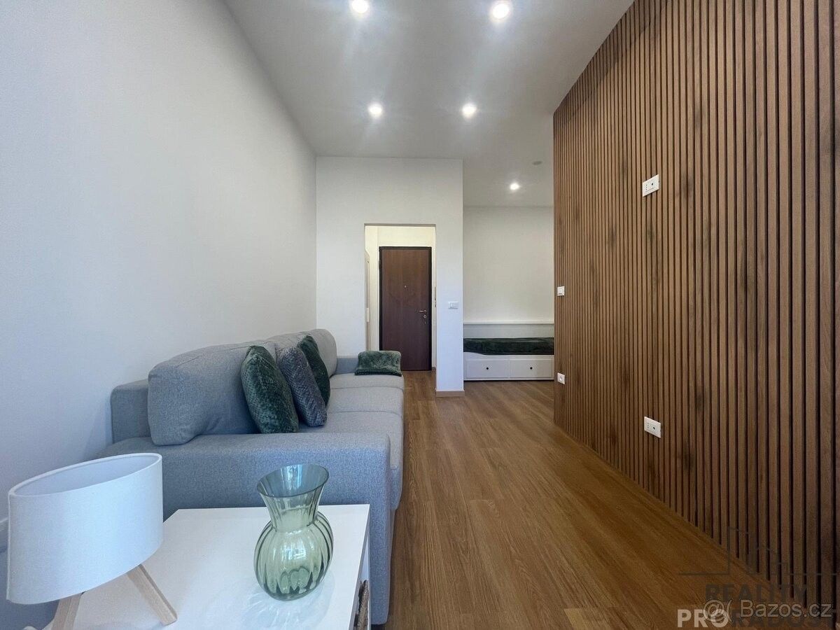 Prodej byt - 987 66, Zahraničí