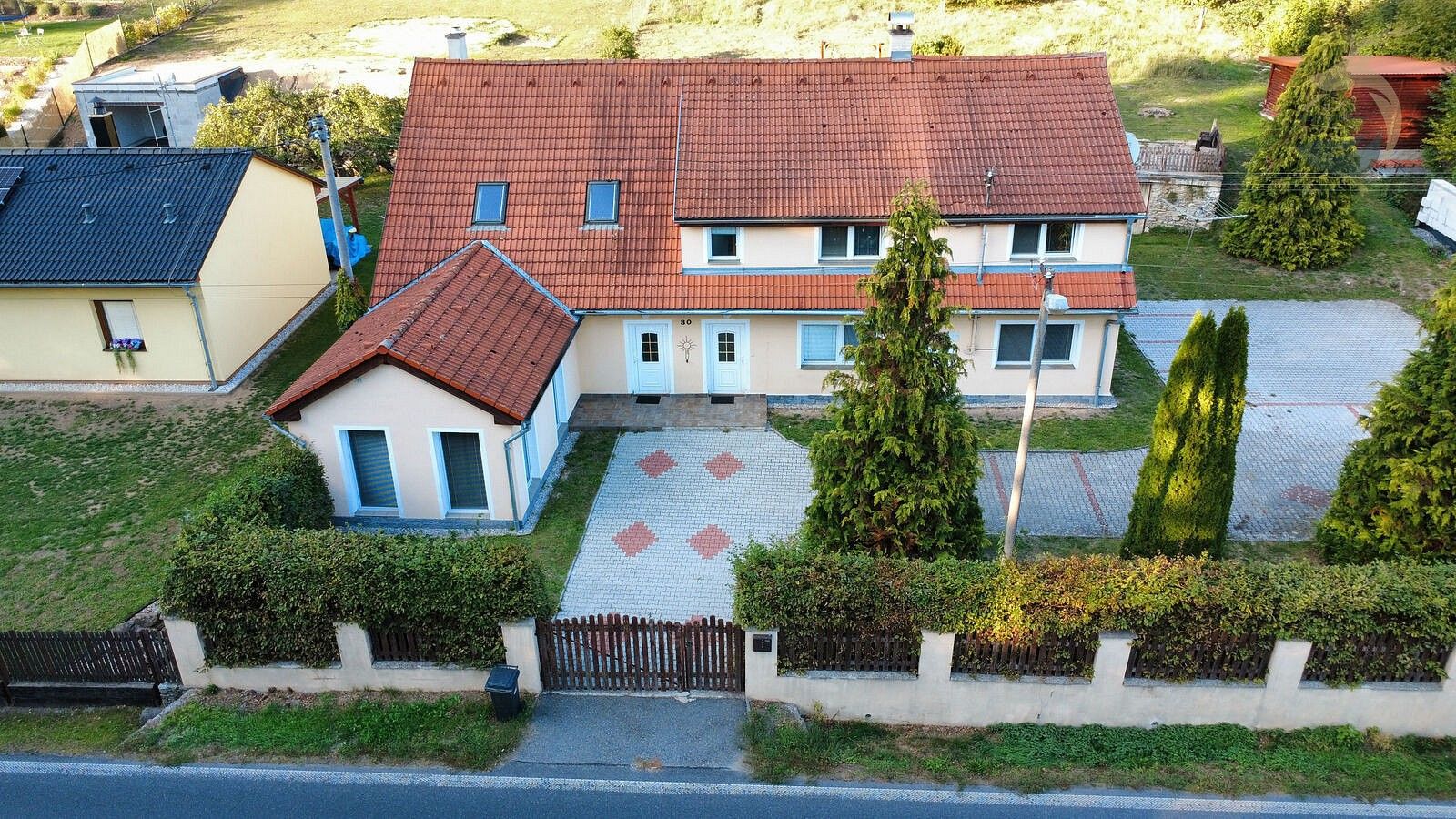 Rodinné domy, Sušice - Volšovy, okres Klatovy, 270 m² - 1