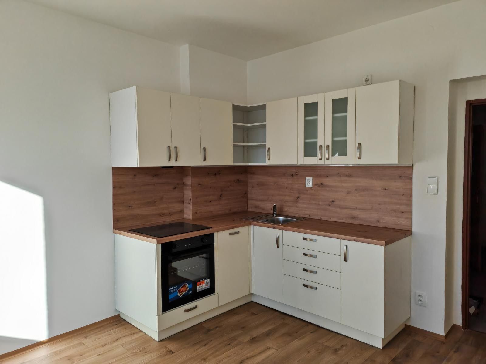 2+1, Zborovské náměstí, Pardubice, 90 m²