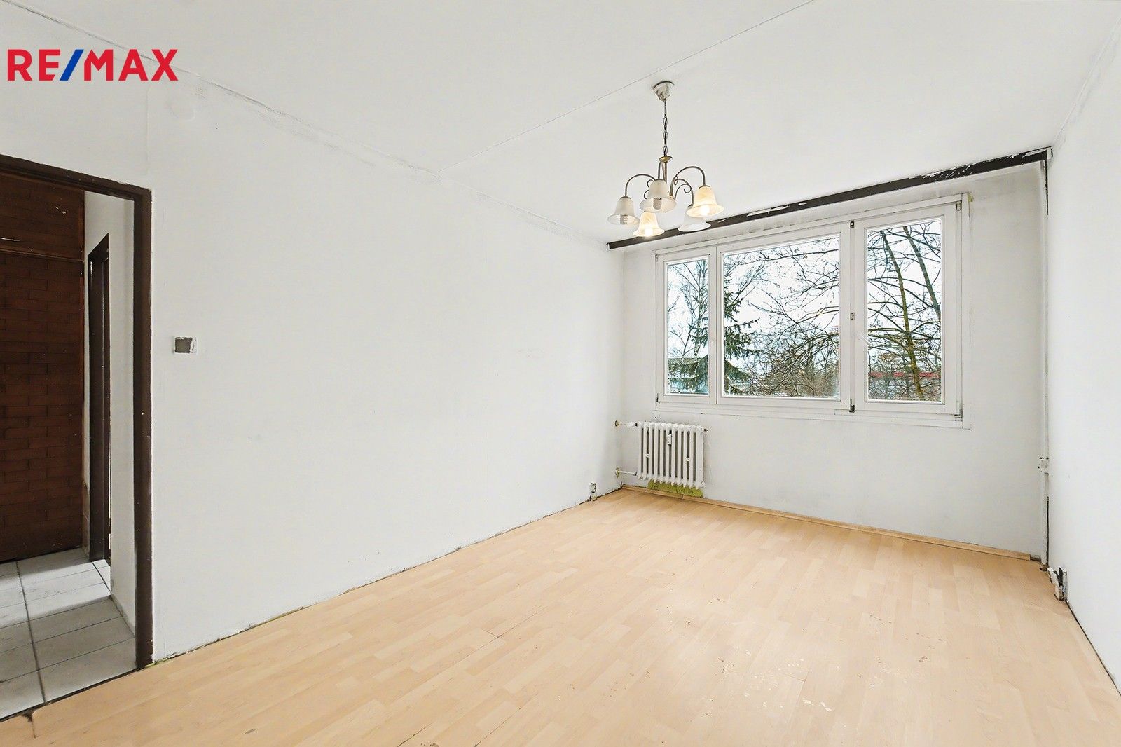 2+kk, Zárybská, Praha, 42 m²