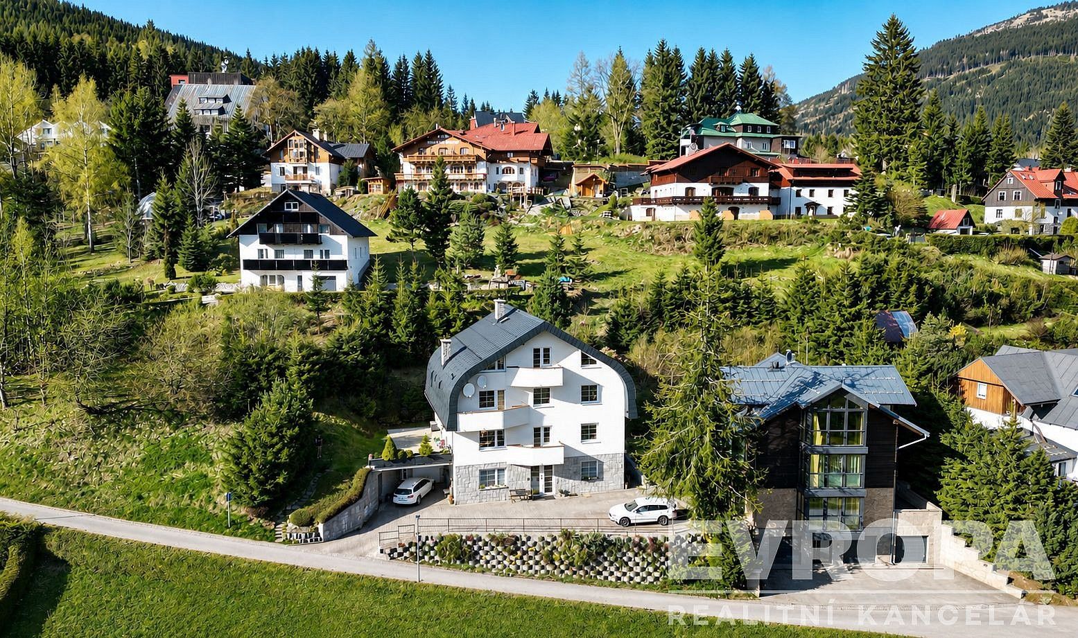 Ubytovací zařízení, Špindlerův Mlýn - Bedřichov, okres Trutnov, Královéhradecký kraj, 390 m² - 2
