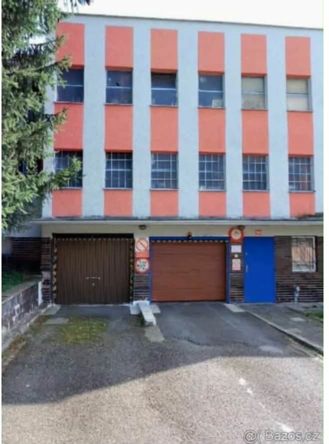 Garáž