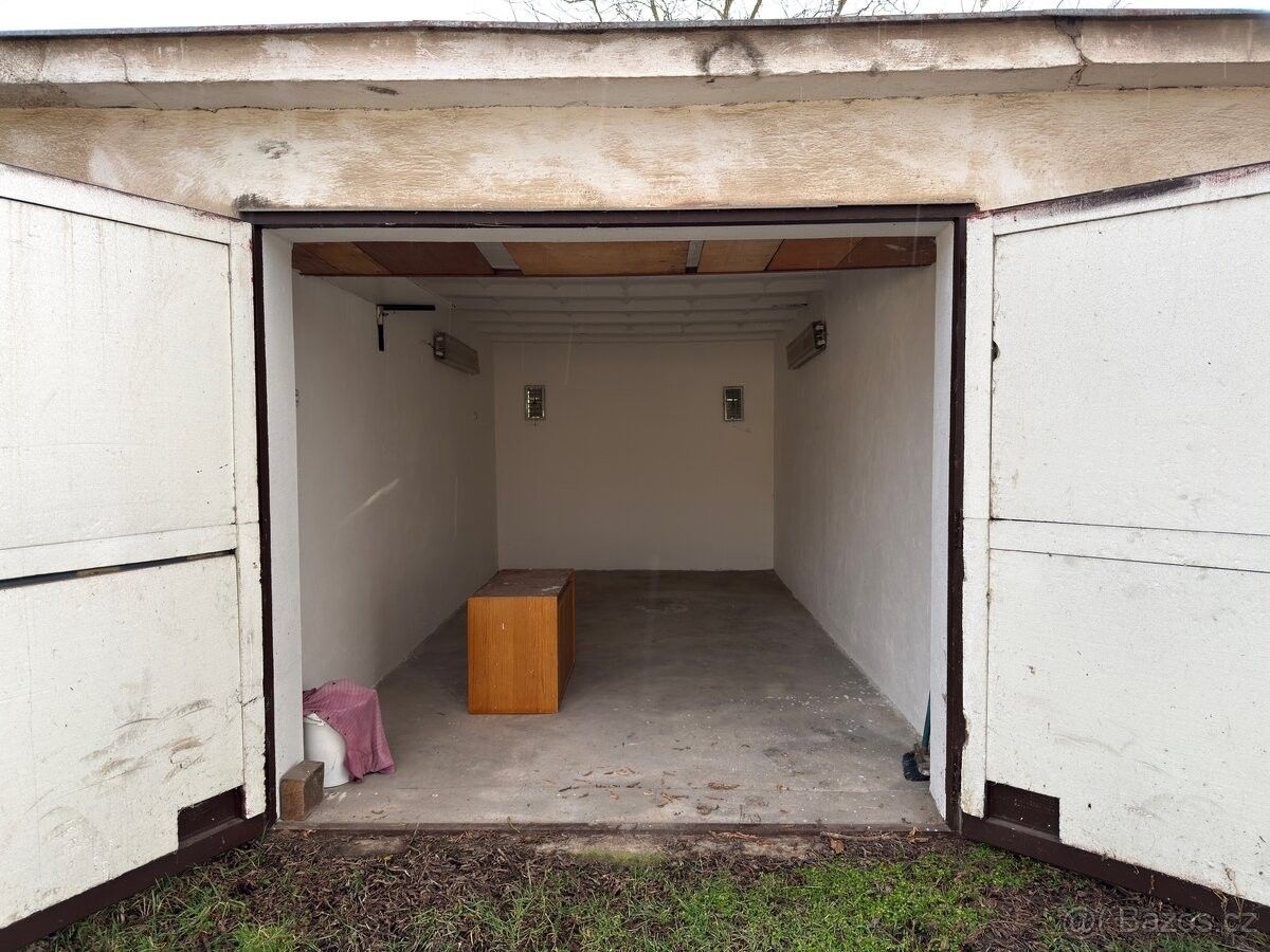 Garáže, Brno, 612 00