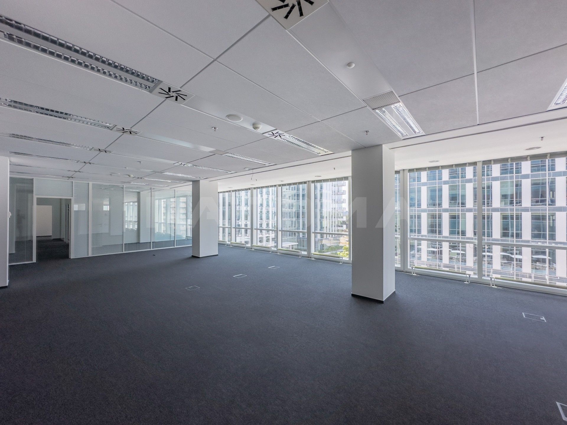 Pronájem kancelář - Hvězdova, Praha, 135 m²