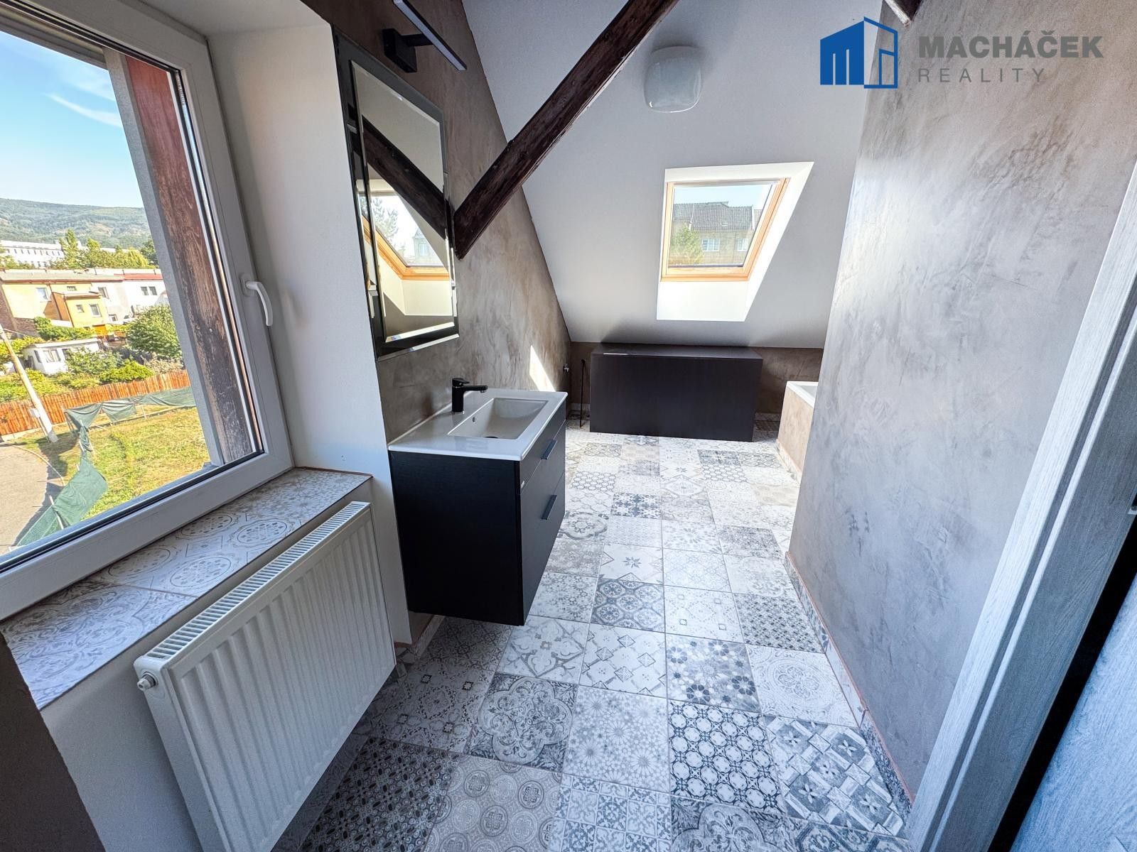 1+kk, Zemská, Teplice, 93 m²