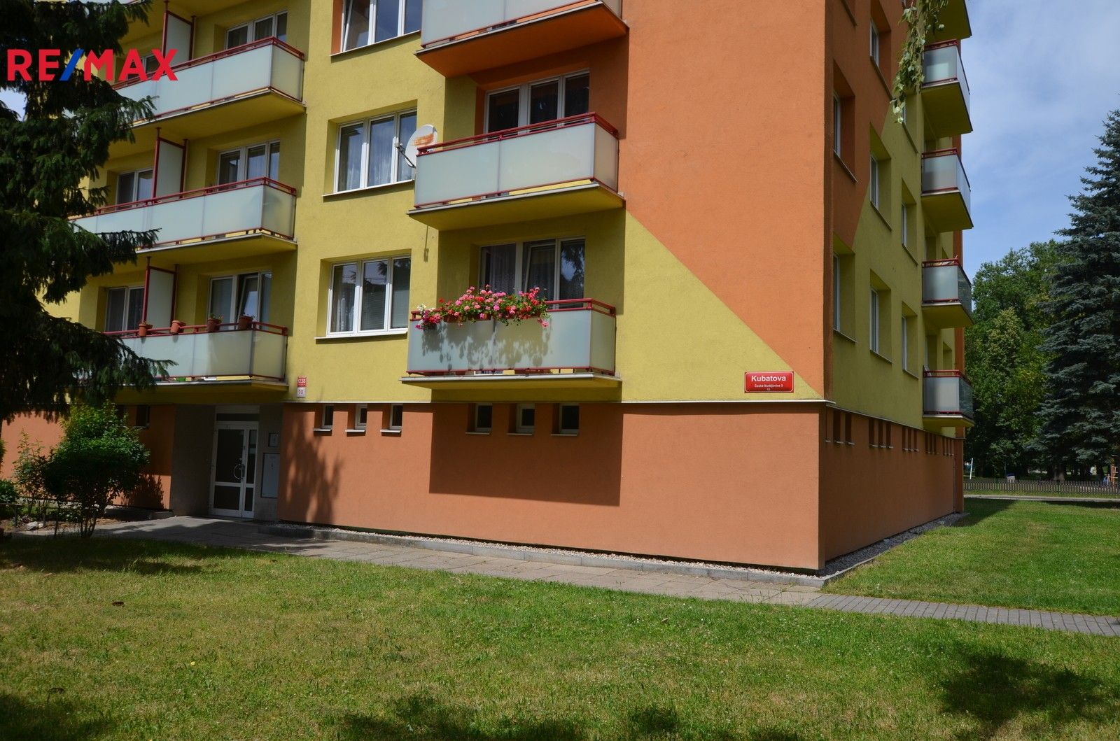 Pronájem byt 1+1 - Kubatova, České Budějovice, 49 m²