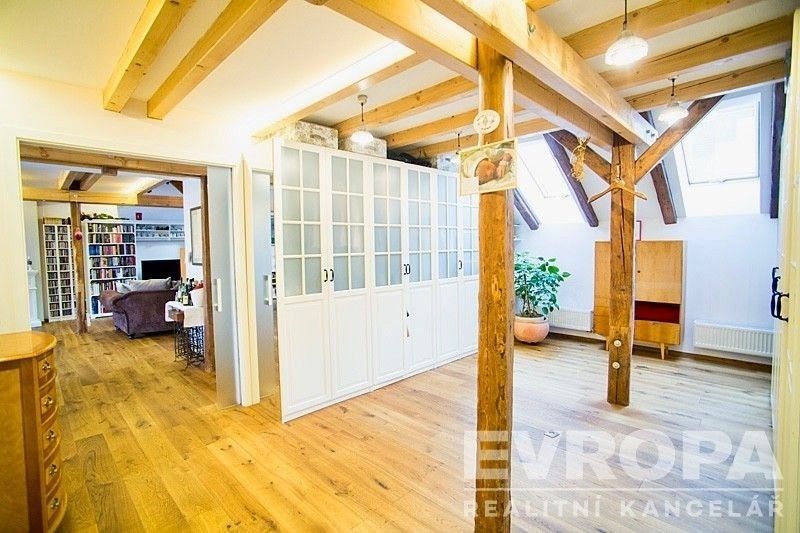 Prodej byt 5+kk - Pplk. Sochora 738, Praha Holešovice, 240 m² - 5