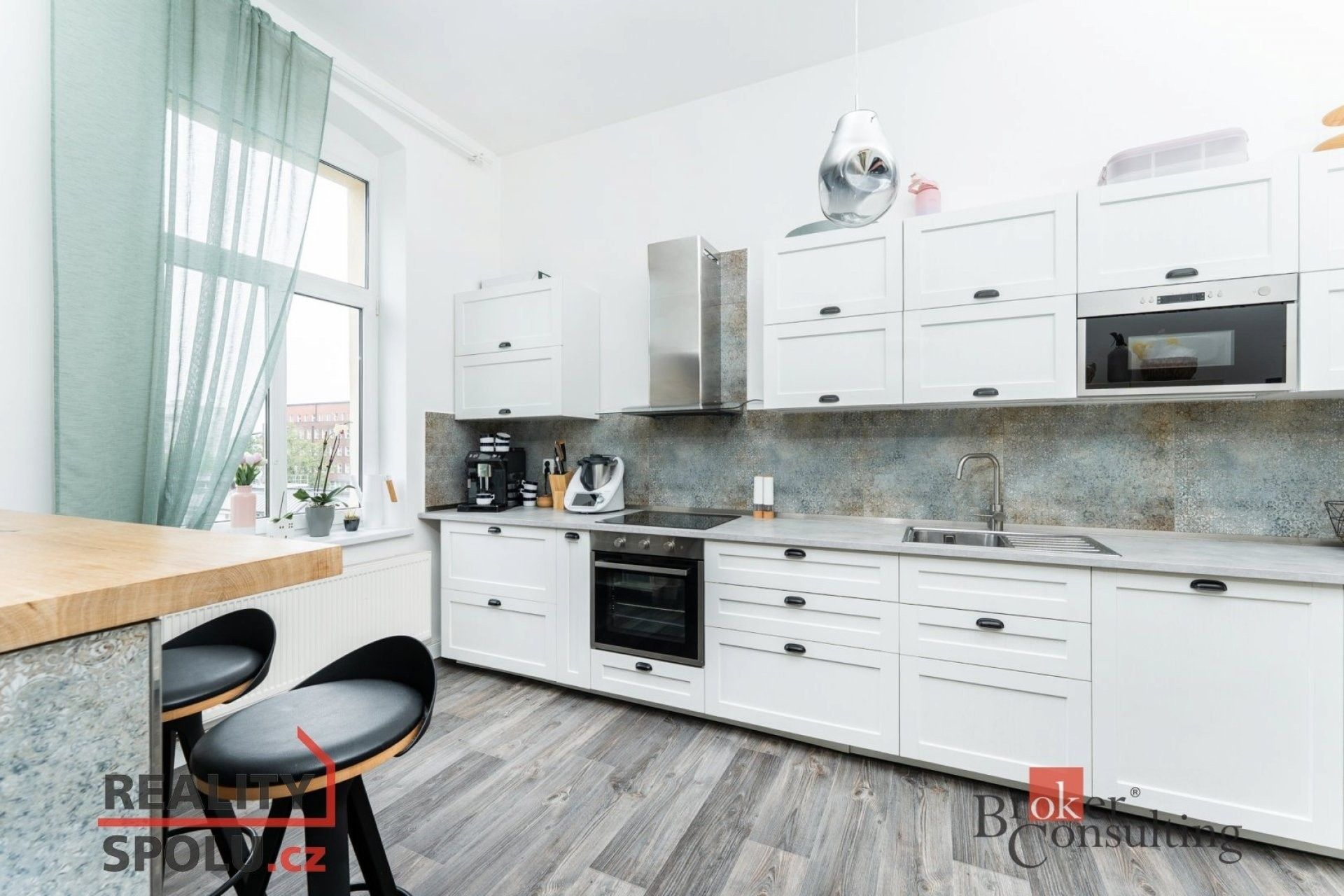 3+1, náměstí Dr. M. Horákové, Karlovy Vary, 93 m²