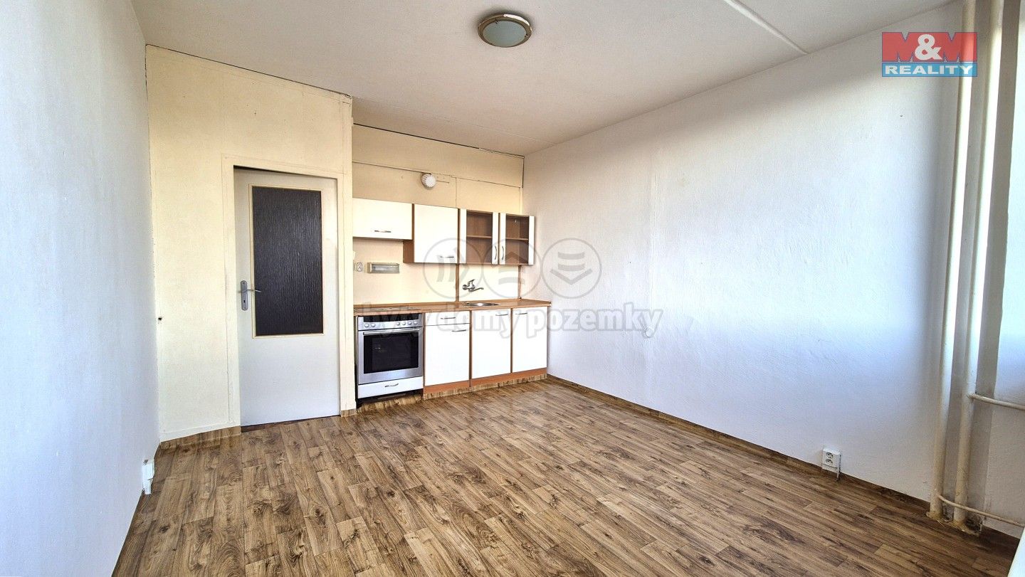 1+kk, M. G. Dobnera, Most, 22 m²