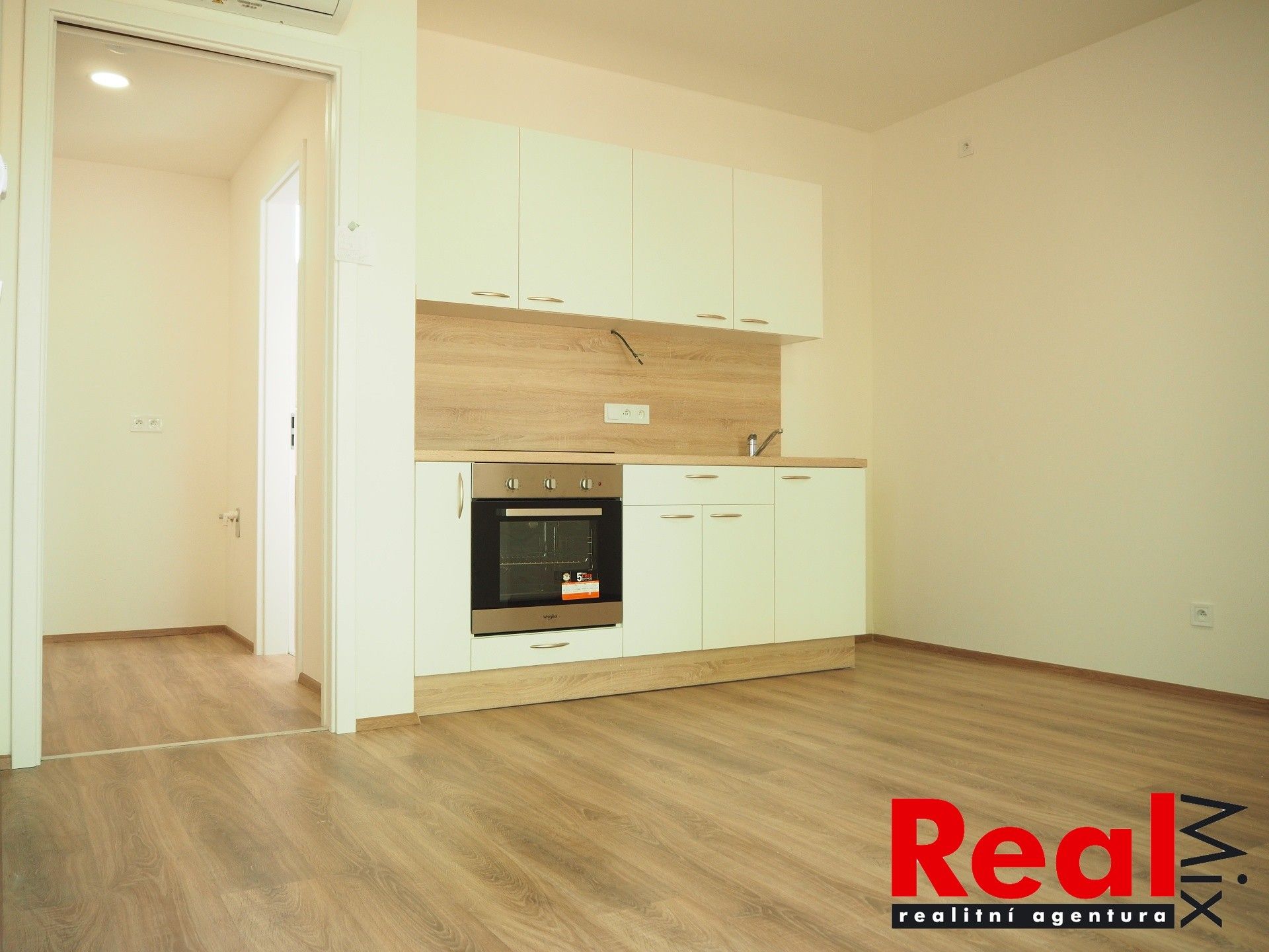 Pronájem byt 1+kk - Moravanská 379, Brno, 36 m²