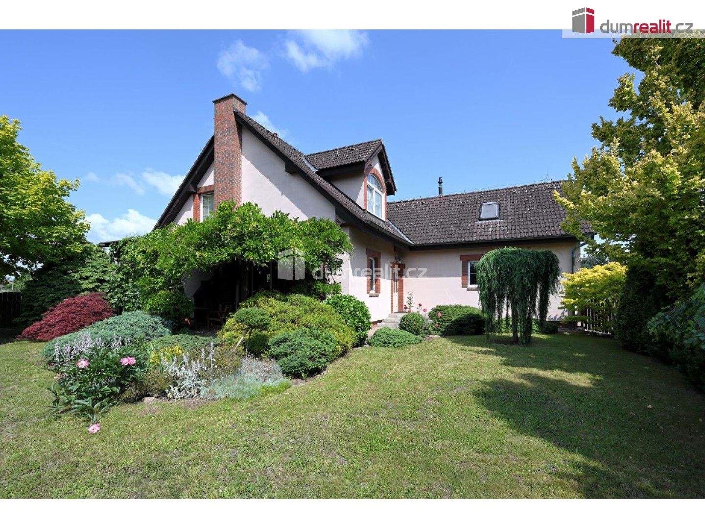 Rodinné domy, Ve Skále, Šestajovice, 248 m²