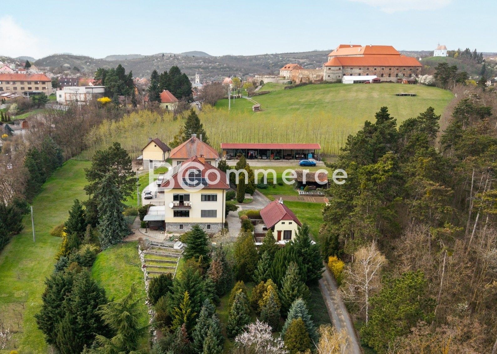 Vily, Zámecká, Dolní Kounice, 270 m² - 1