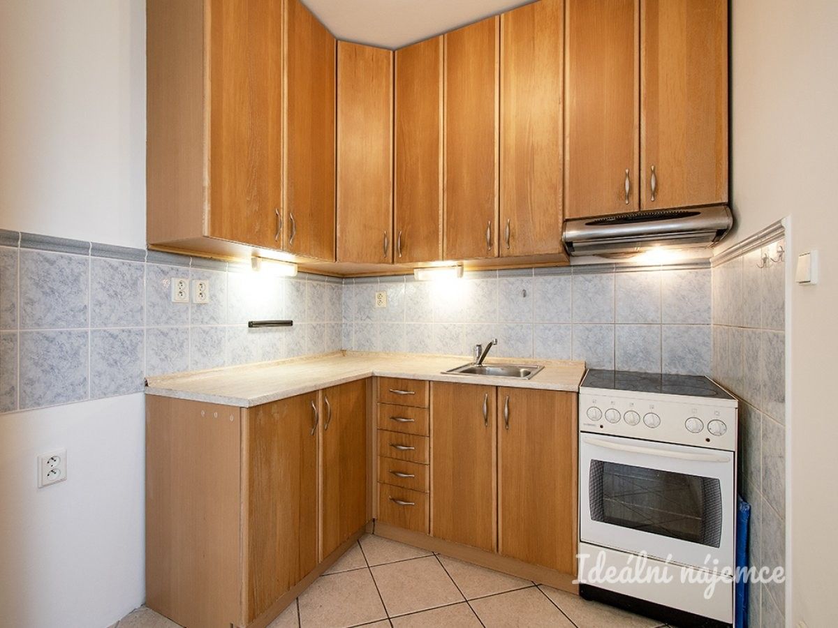 Pronájem byt 2+kk - Ke zvoničce, Praha, 46 m²