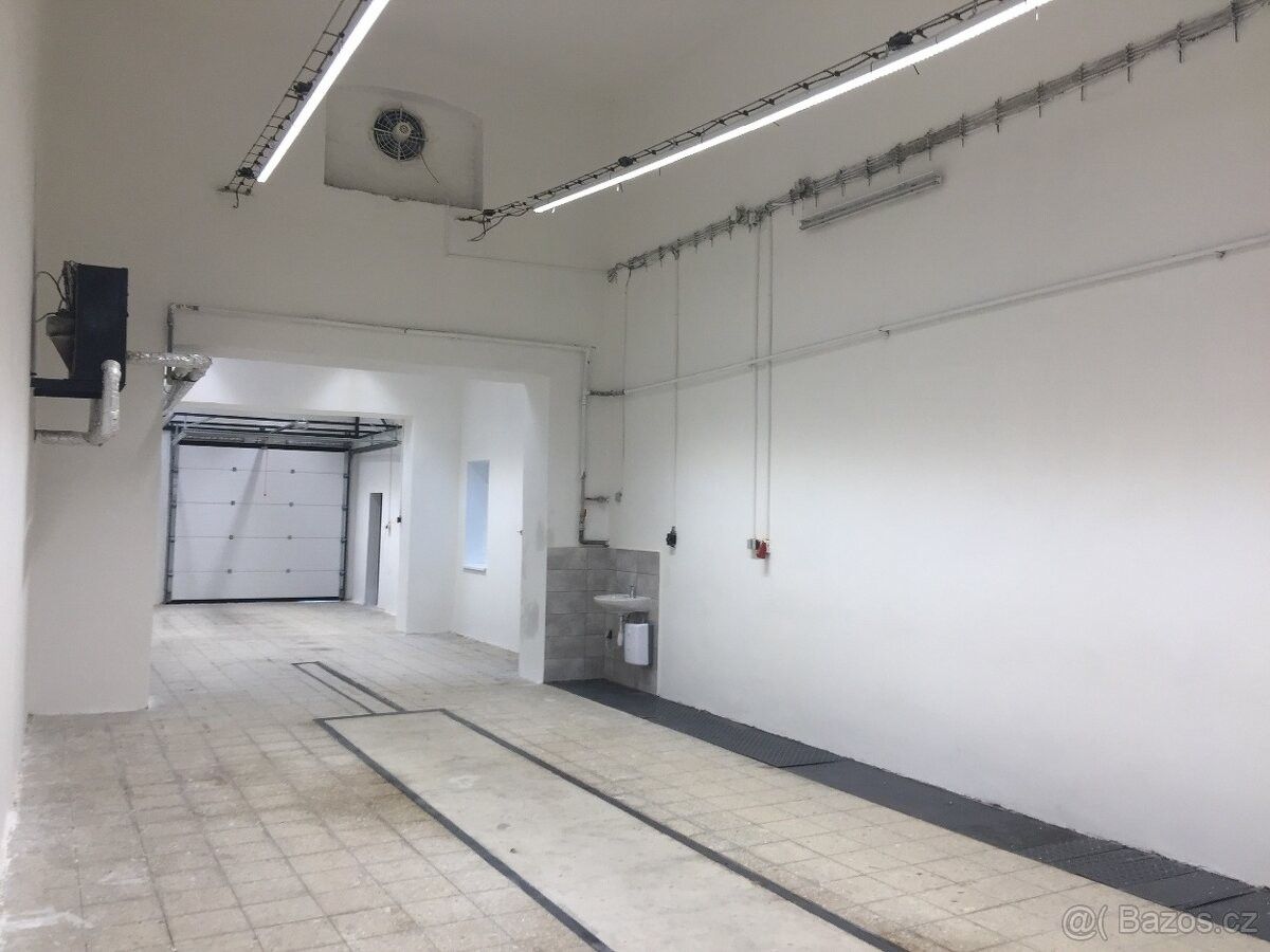 Sklady, Šumperk, 787 01