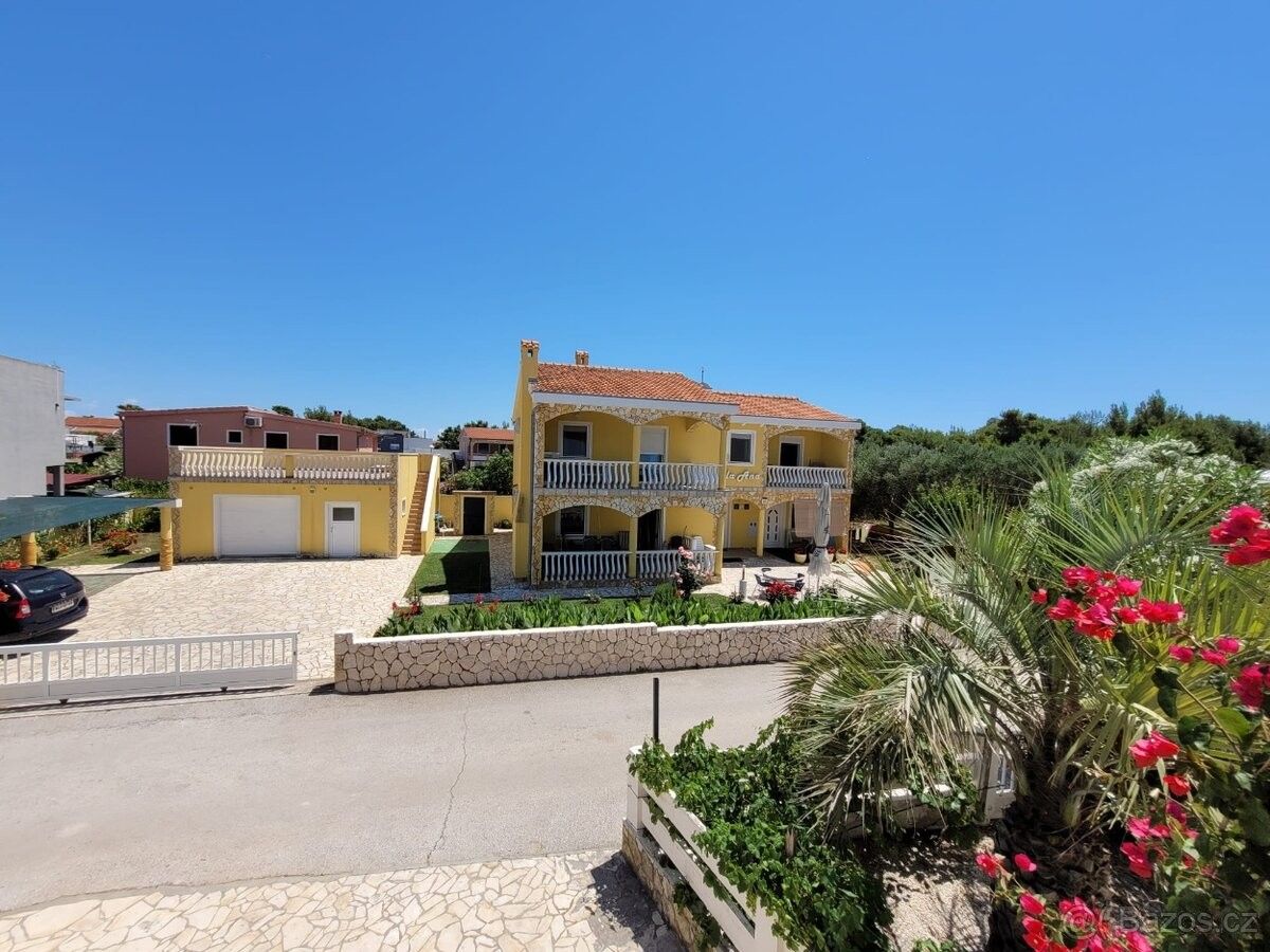 Prodej rodinný dům - 987 66, Zahraničí - 5