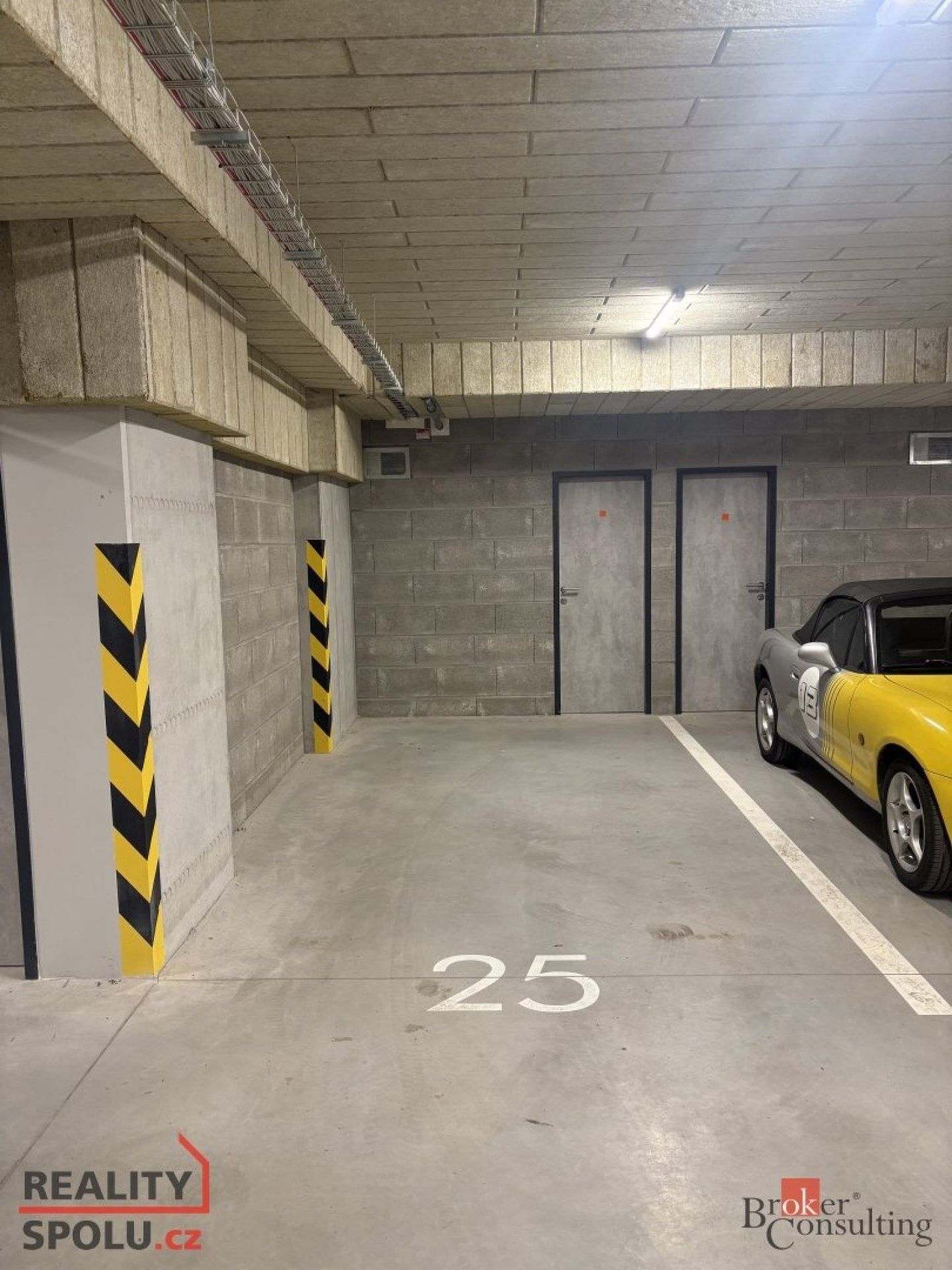 Pronájem garáž - Měděná,Plzeň 3,Plzeň, 12 m²