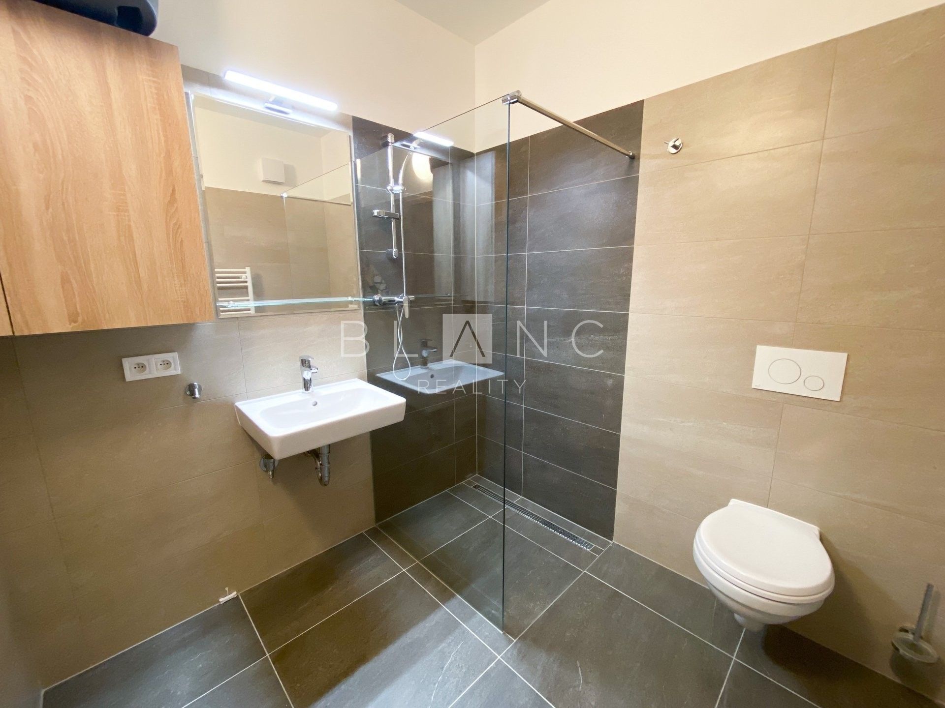 Byt 1+kk · 33,4 m² · Pod soutratím, Praha - 3