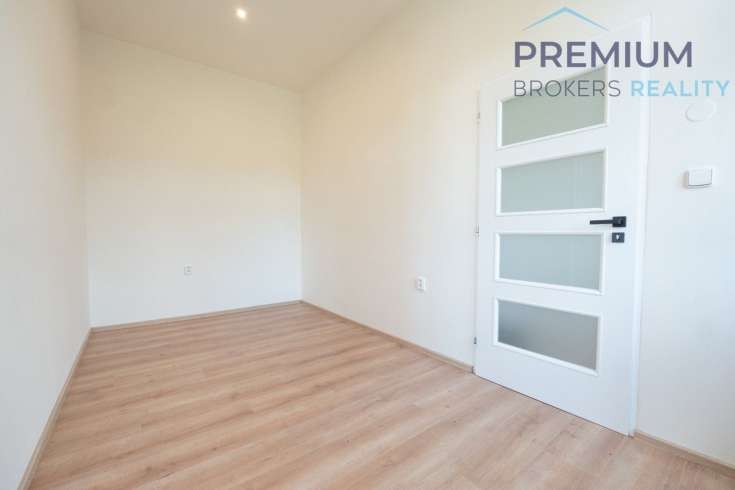Prodej byt 3+1 - Veltrusy, okres Mělník, Středočeský kraj, 65 m² - 5