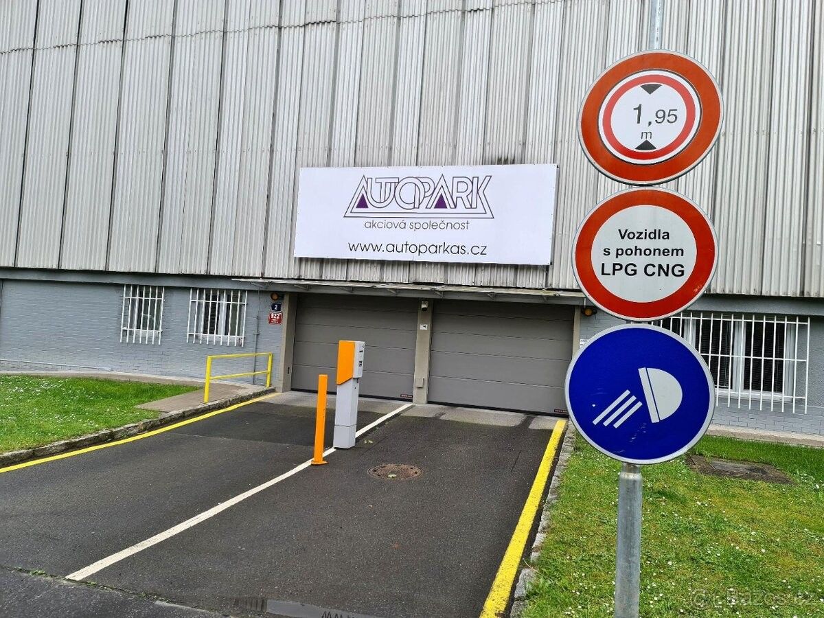 Prodej garáž - Praha, 140 00