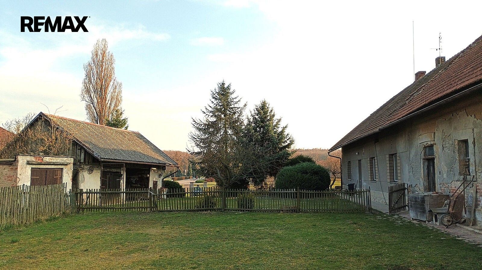 Rodinné domy, Klamoš, okres Hradec Králové, 405 m² - 1