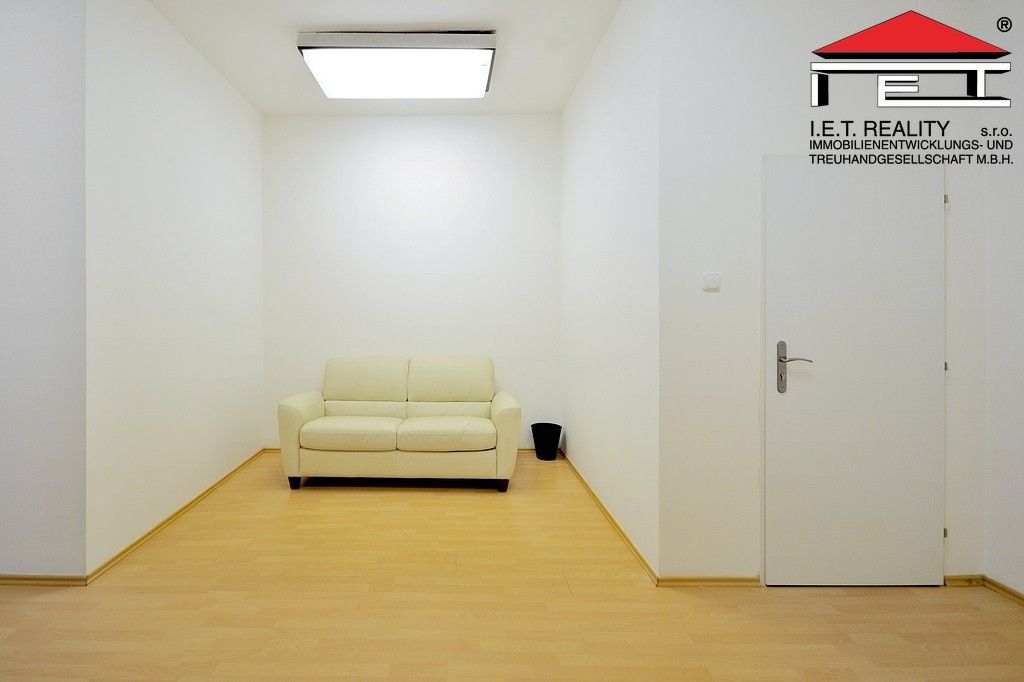 Pronájem kancelář - Zlatnická, Praha, 29 m²