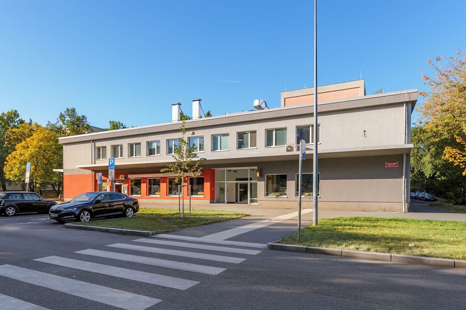 Kancelář, 330 m²