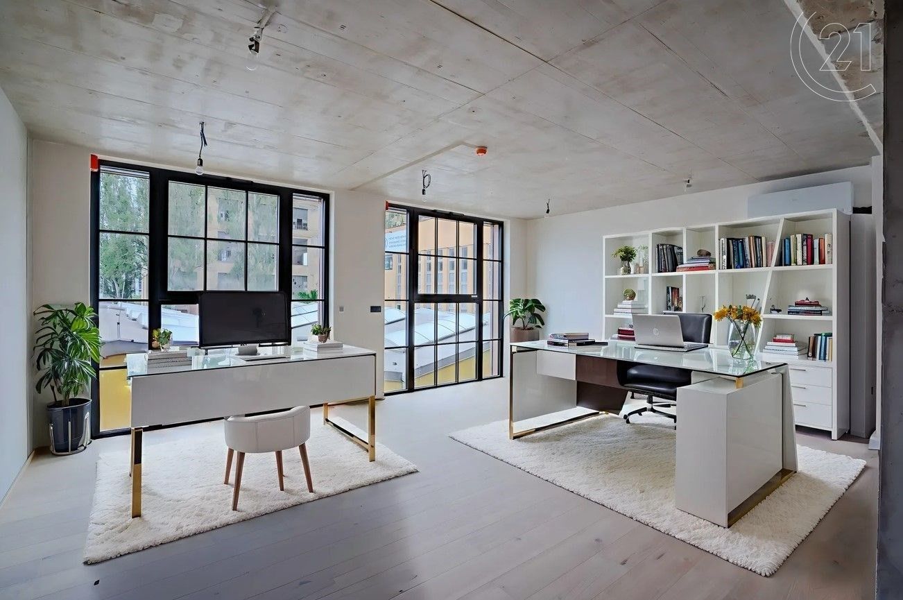 Prodej kancelář - Kolbenova, Praha, 176 m²