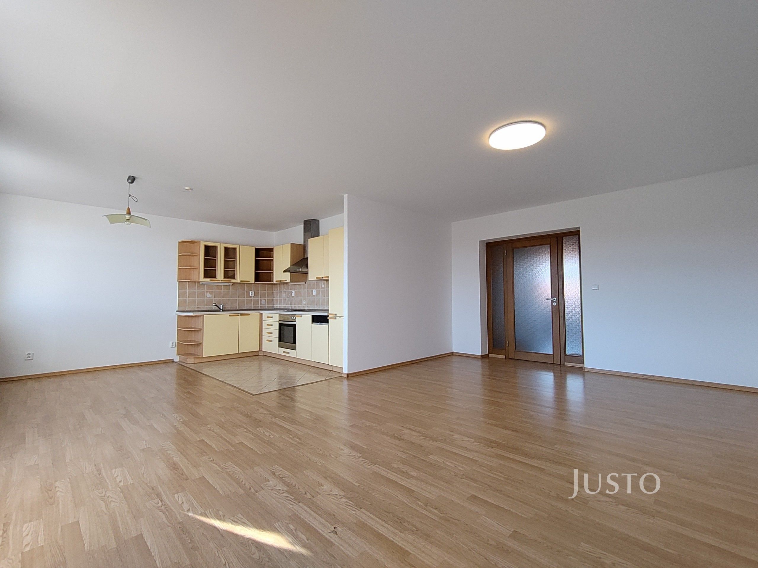 2+kk, 17. listopadu  , Písek, 73 m²