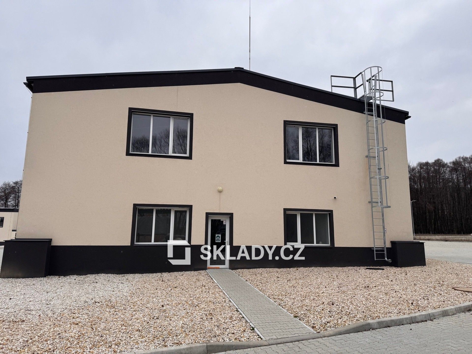 Sklady, Ostrov, 1 550 m² - 1
