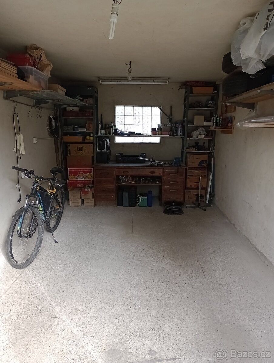 Pronájem garáž - Kyjov, 697 01