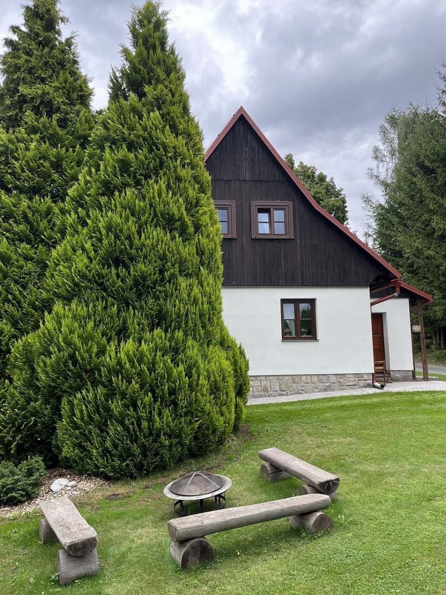Chaty, Mladé Buky - Hertvíkovice, Královéhradecký kraj - 1