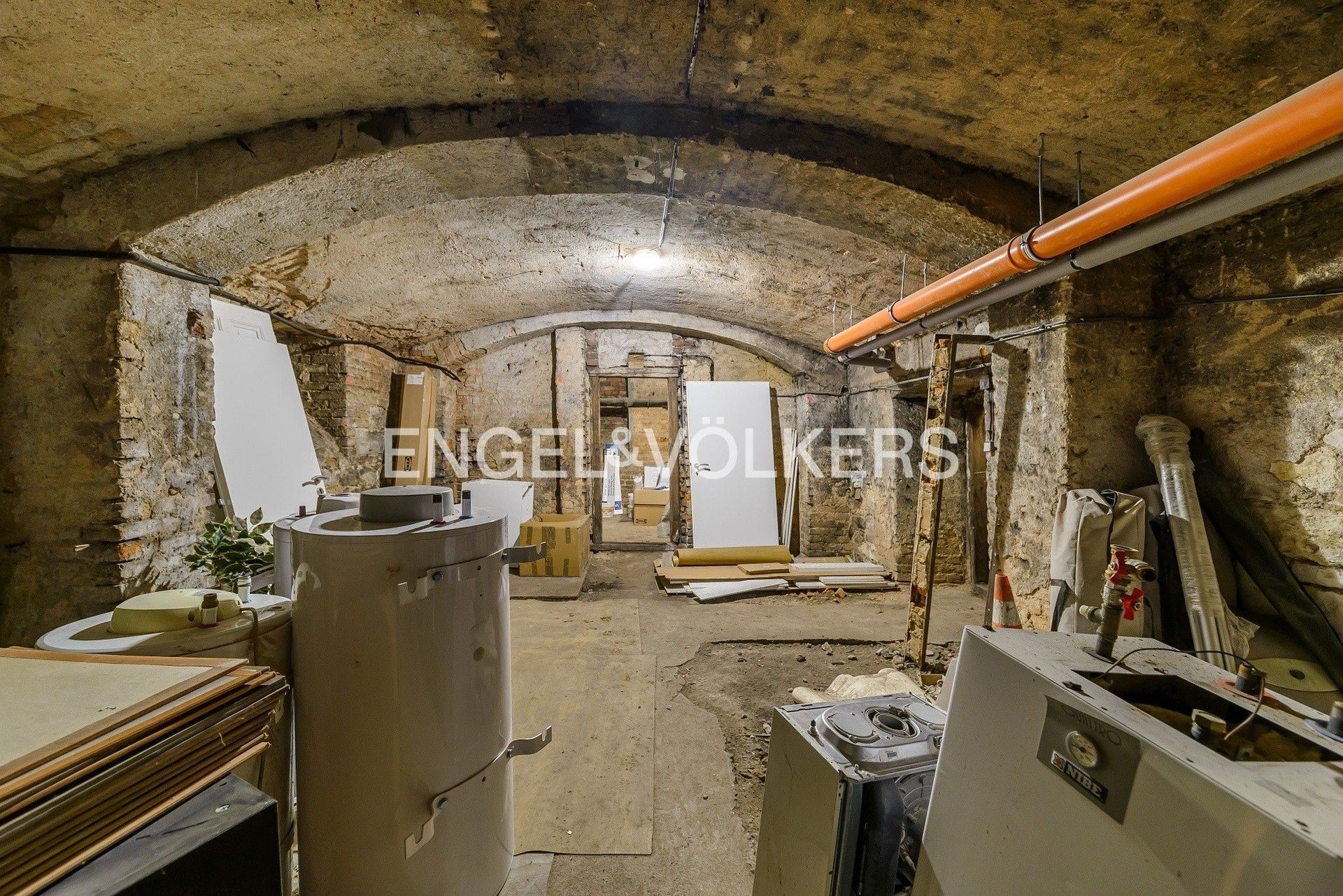 Sklad · 281 m² · Sokolská 1802, Praha Nové Město - 3