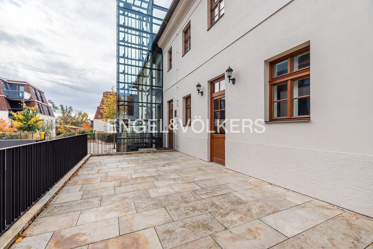 Pronájem kancelář - Pod Havránkou, Praha, 303 m²