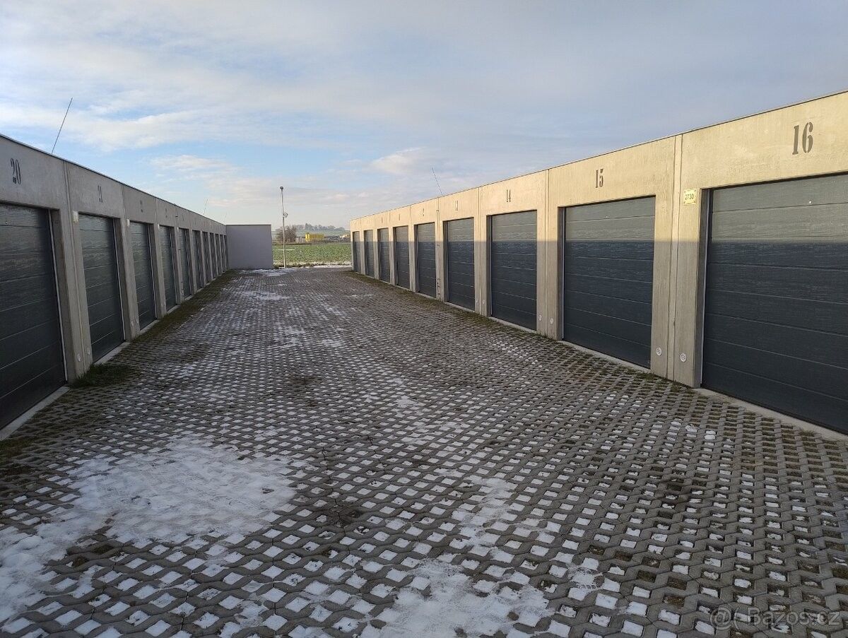 Garáže, Žatec, 438 01