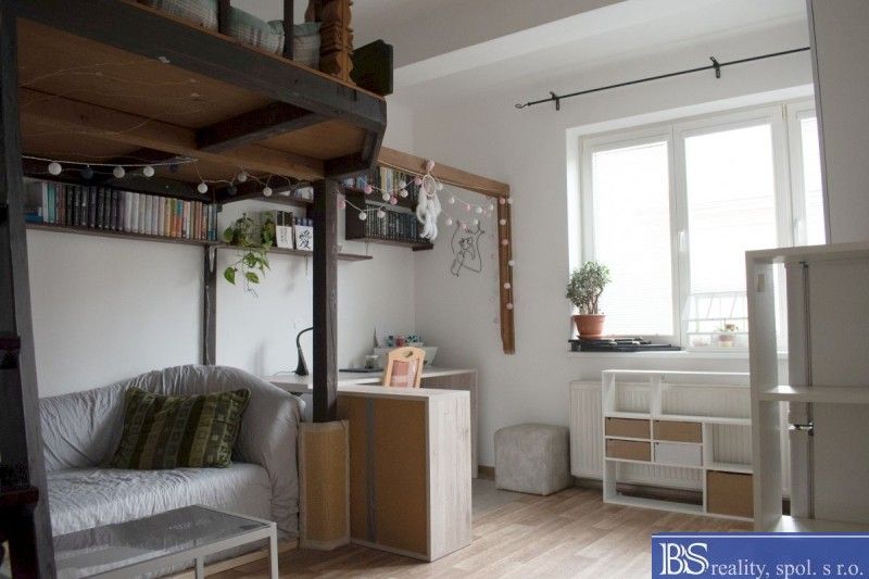 2+kk, Biskupcova, Praha, 47 m²