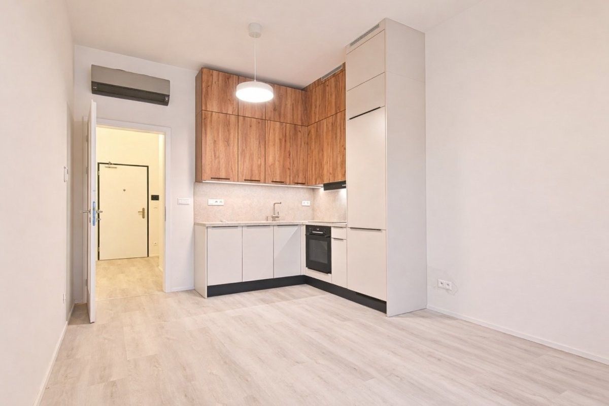 Pronájem byt 1+kk - Komárovská, Brno, 29 m²