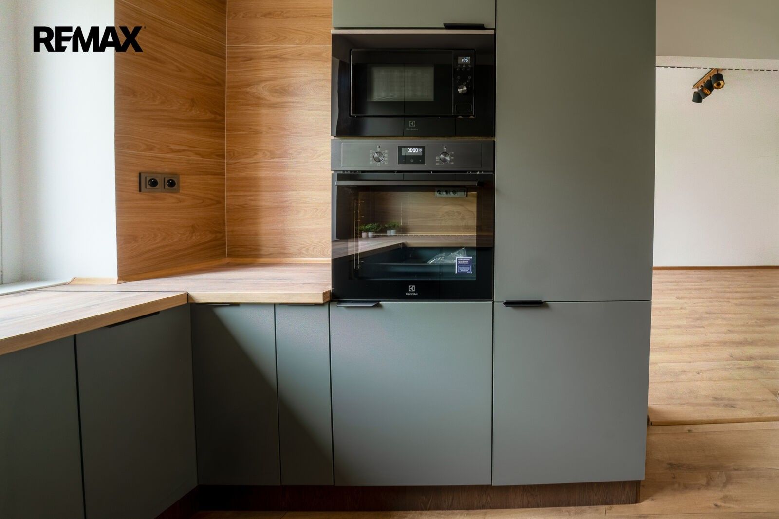 Prodej byt 4+1 - Javorová 3035, Teplice Nová Ves, 77 m² - 5