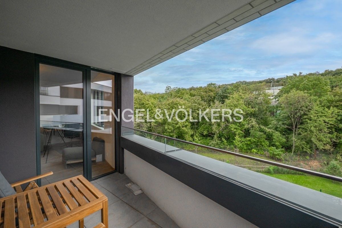 Pronájem byt 2+kk - U Sluncové, Praha, 56 m²