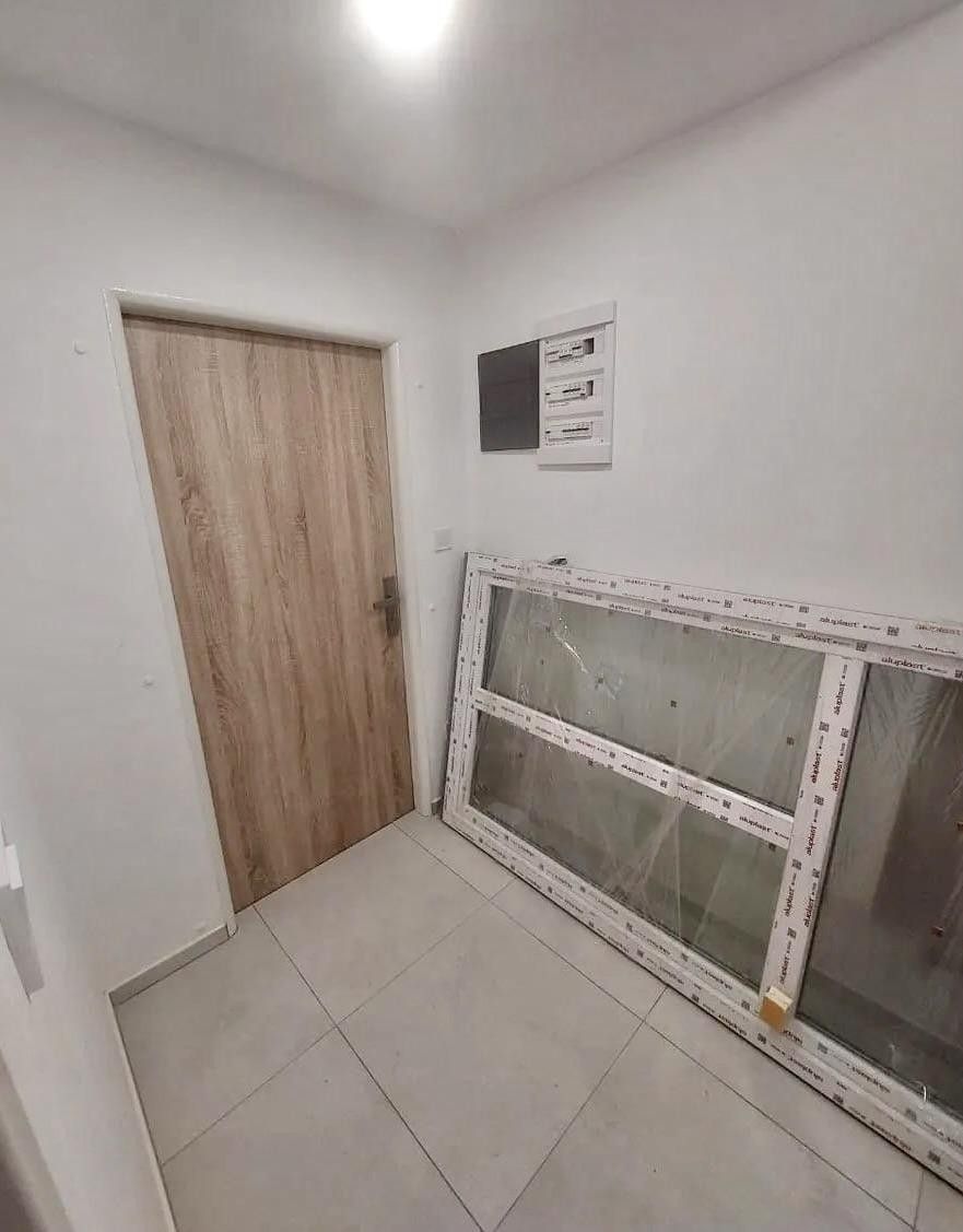 Prodej byt 1+1 - Koněvova, Praha, 29 m²