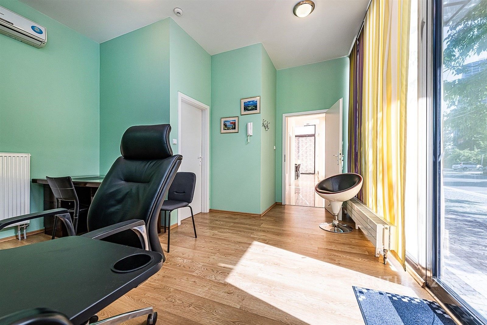 Obchodní prostory, Kolejní, Praha, 91 m²