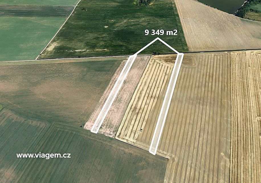 Zemědělský pozemek, 1 869 m²