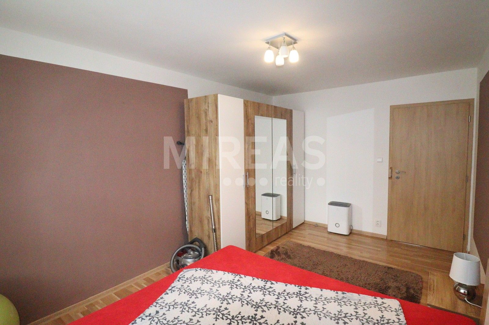 Prodej byt 2+1 - Spojovací, Milovice, 45 m²