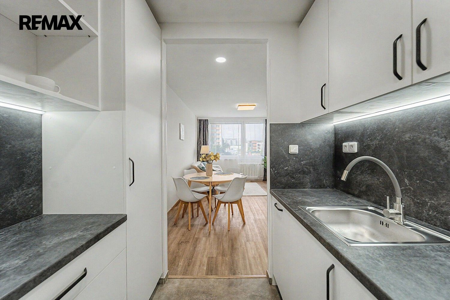 Byt 2+kk · 45 m² · Praha - Střížkov, okres Praha 8, Hlavní město Praha - 4