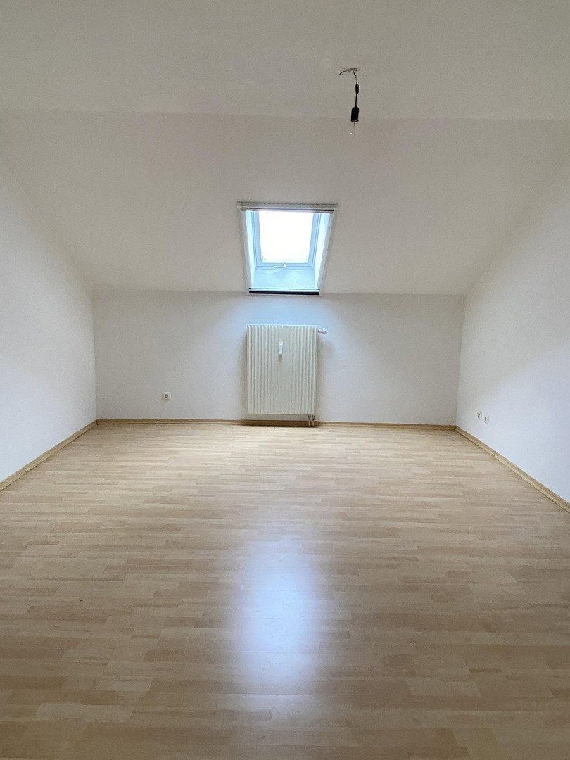 3+kk, Königsdorf Osterhofen Bayern 82549, 90 m² - 2