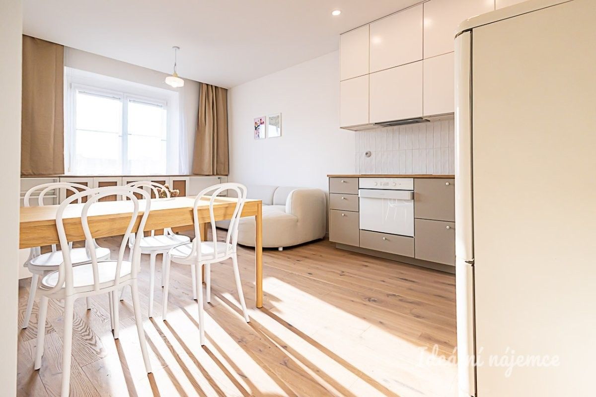 Pronájem byt 2+kk - Přípotoční, Praha, 55 m²