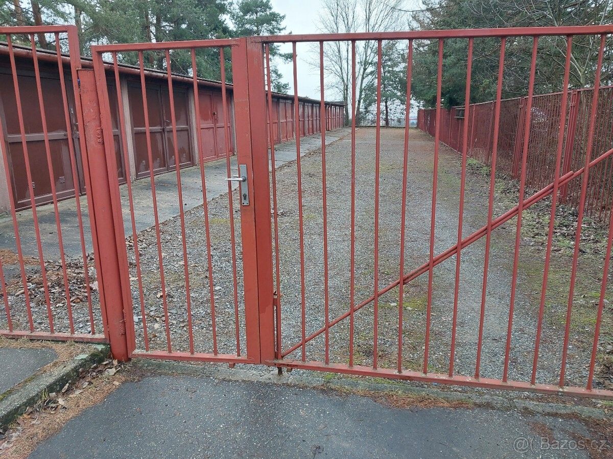 Garáže, Brno, 628 00