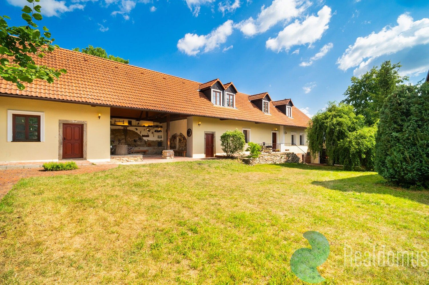 Rodinné domy, Miřetice, okres Benešov, Středočeský kraj, 180 m² - 1