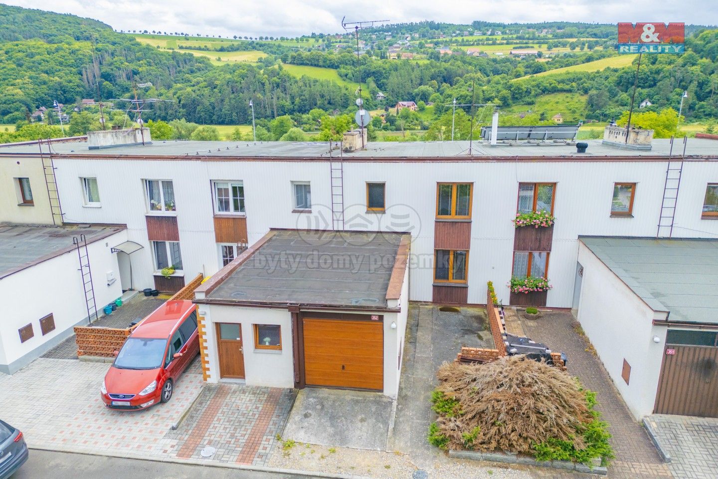 Rodinné domy, Budovatelská, Hýskov, 202 m²