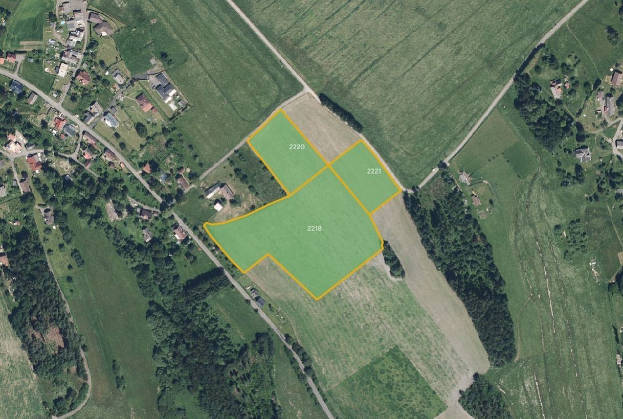 Louka, 7 808 m²