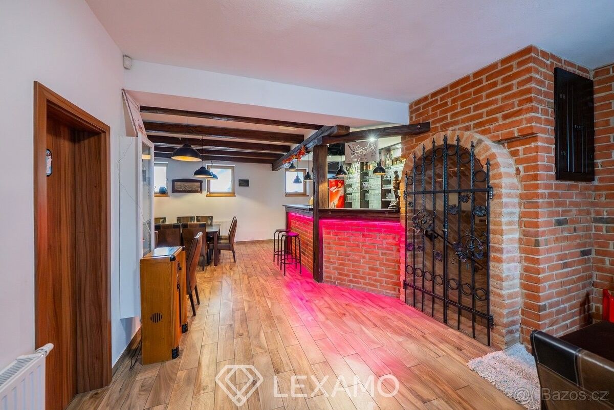 Prodej restaurace - Drnholec, 691 83